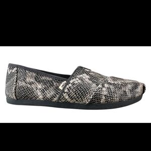 Toms Snake Pattern Loafers in Black and Cream